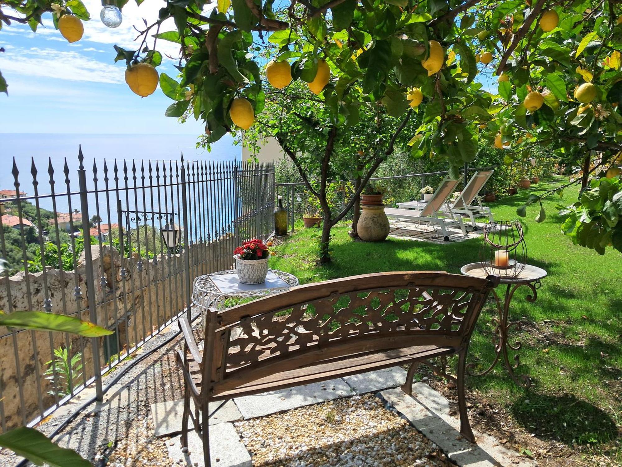 Florinda Lemon'S Suite Cervo Luaran gambar